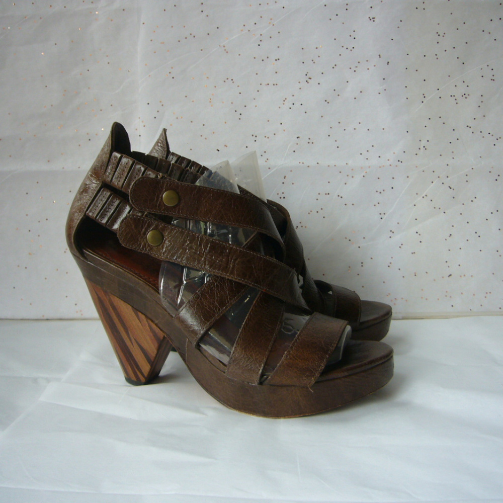 Matisse Brown Platform Wood Clog Sandal - 7.5 Bohemian Chunky Criss Cross Strap